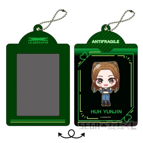 D賞-3 カードケース HUH YUNJIN [約W8.3cm×H13.4cm]